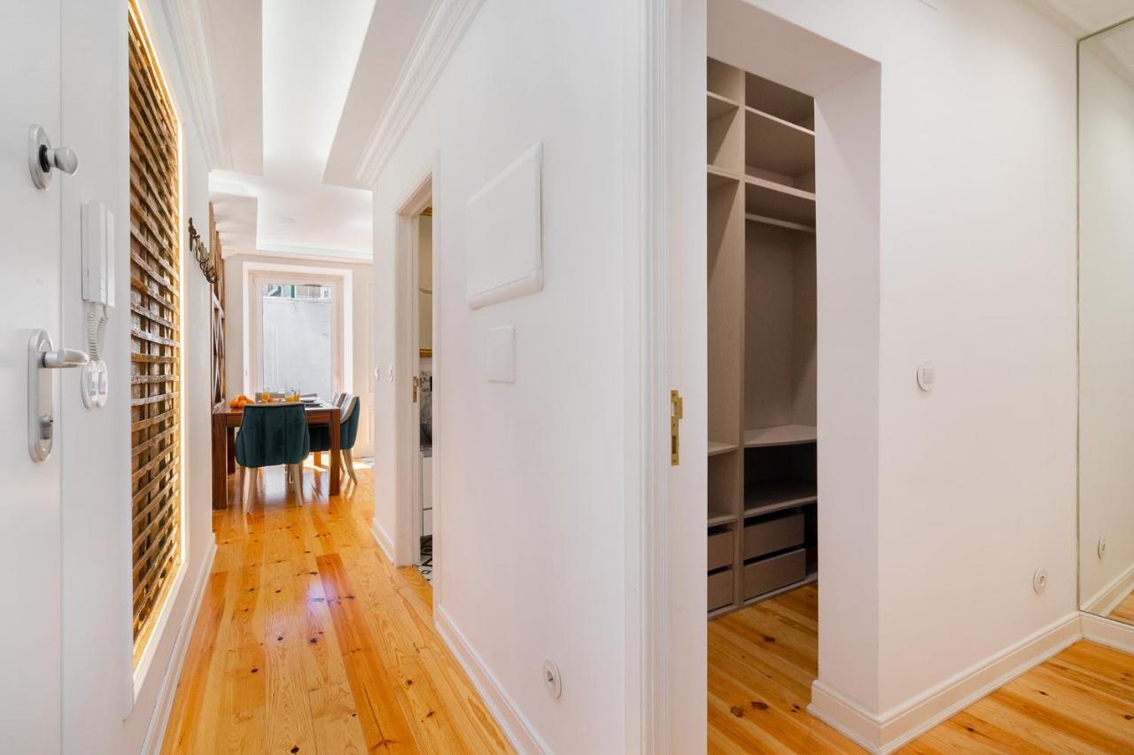 Whome | Great Location & Large Family Apartment W/Patio Лісабон Екстер'єр фото